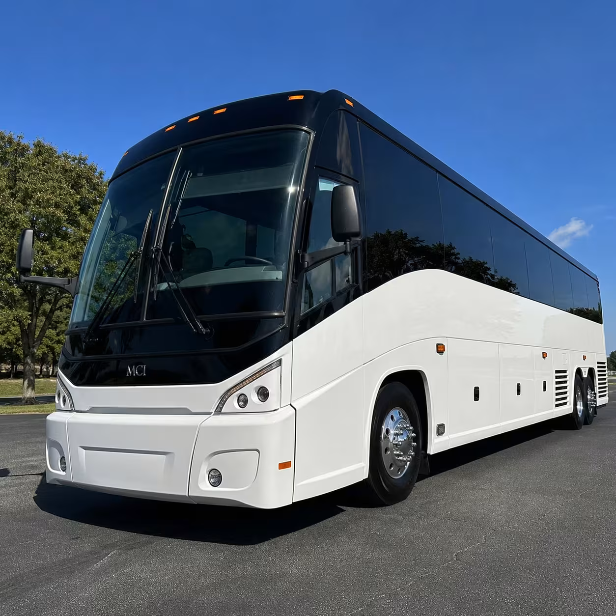 corporate charter bus rentals for rochester hills teams