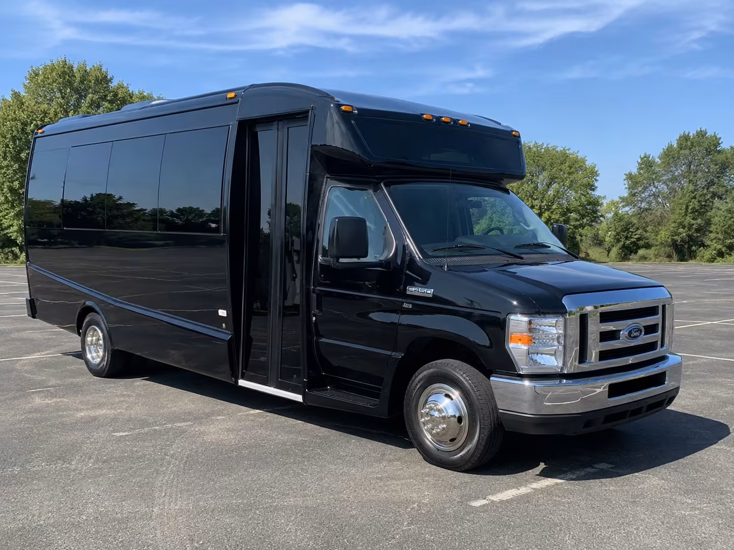 minibus rentals for rochester hills metropark field trips