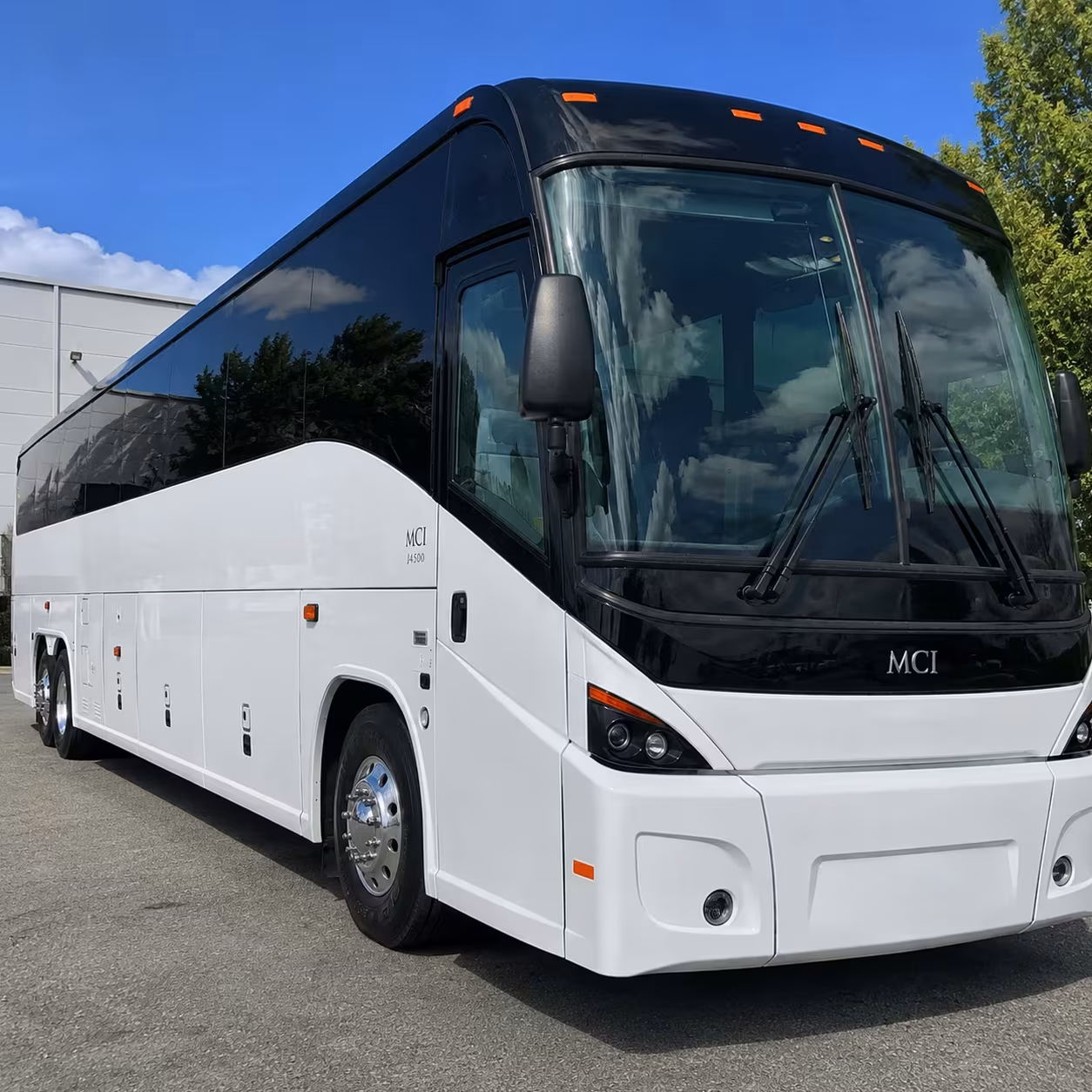 rochester hills airport shuttle buses for weddings and school trips