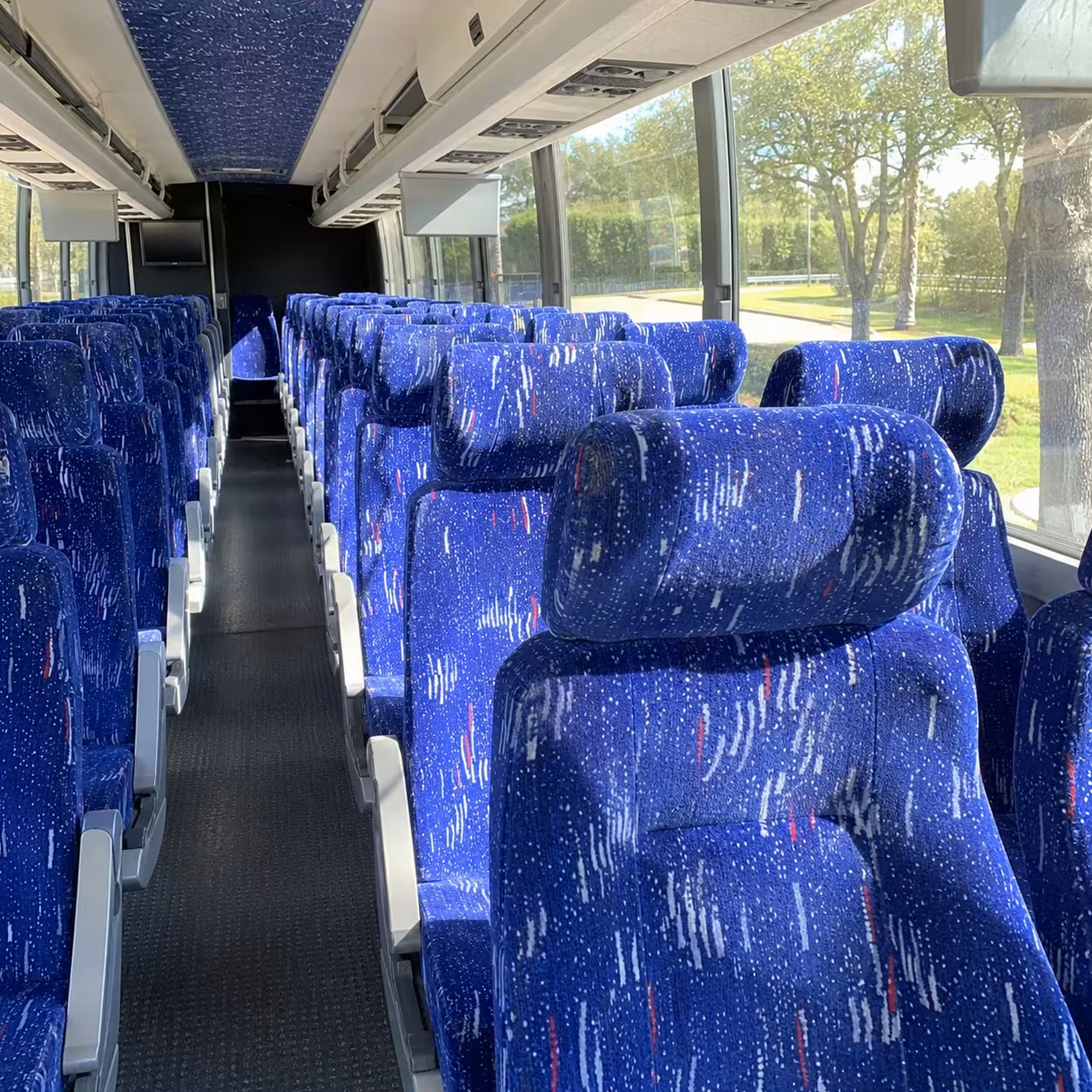 rochester hills bus rentals for school field trips