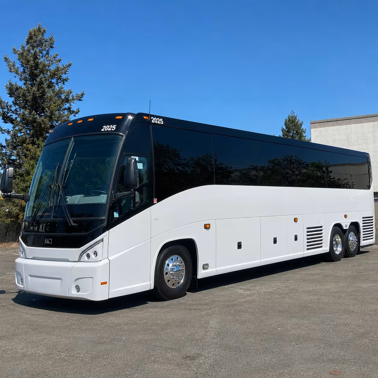 rochester hills bus rentals for schools teams and faith groups