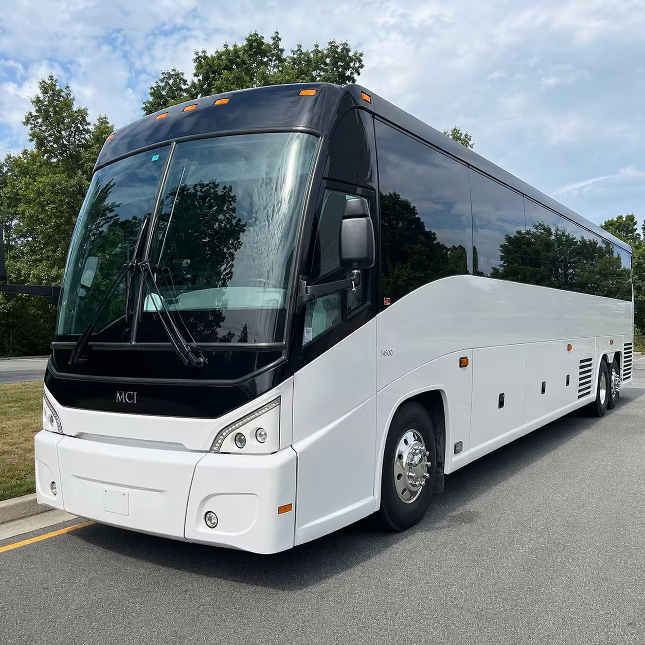rochester hills charter bus rentals for detroit events